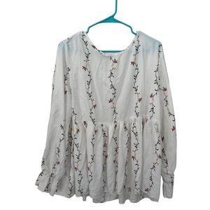 404 NWOT SHEIN flowered, bell sleeved pullover top. Size 2X